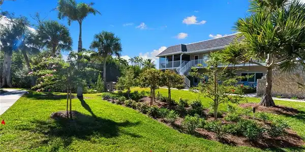 601 Periwinkle WAY