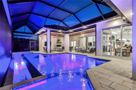 428 SW 39th AVE