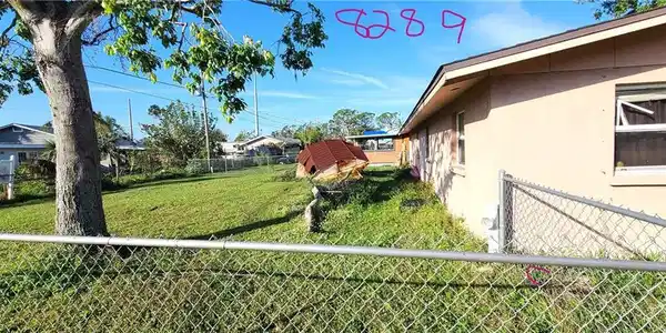 8289 Pelican RD