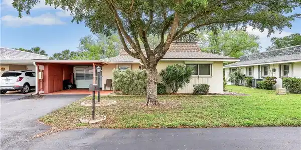 840 Pangola DR W