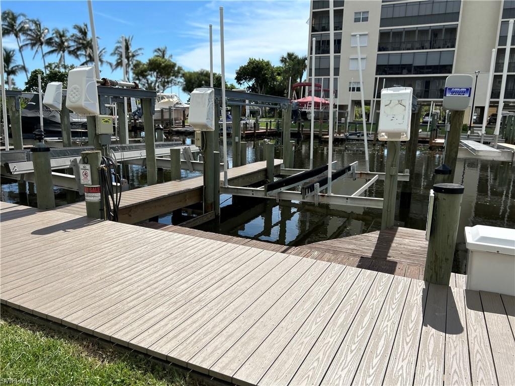 Image 3: Walkway Dock 10