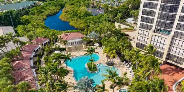 8787 Bay Colony DR