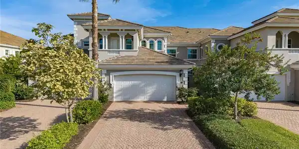 9224 Campanile CIR