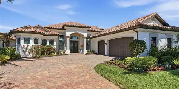 3369 Runaway LN