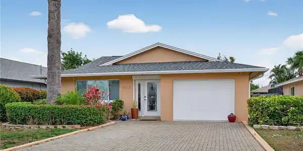 533 98th AVE N