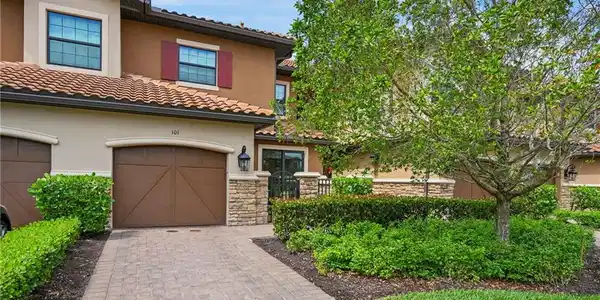 15245 Zeno WAY