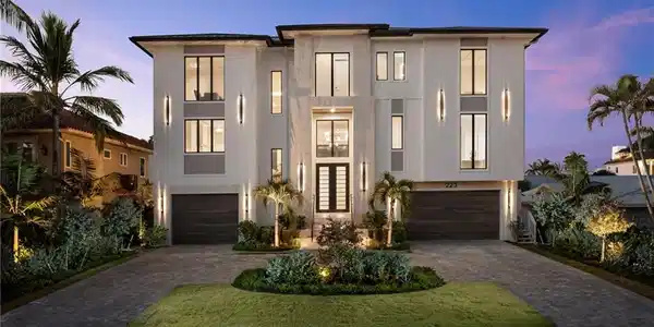 223 Bayview AVE