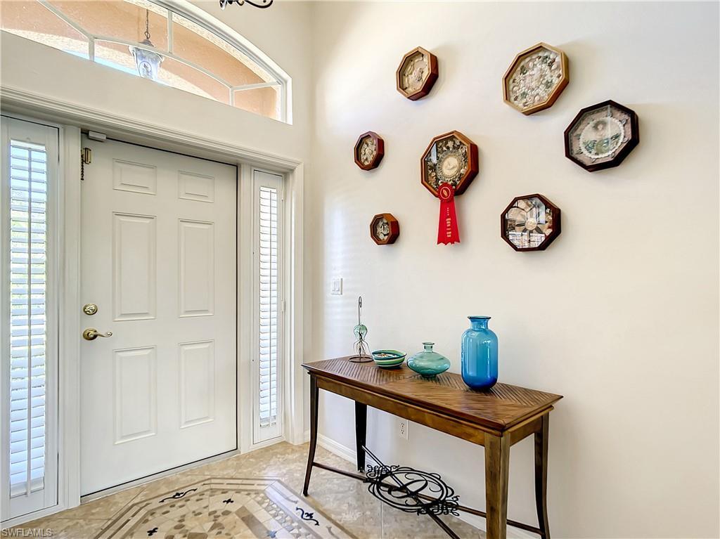 Image 2: Nice Foyer entrance