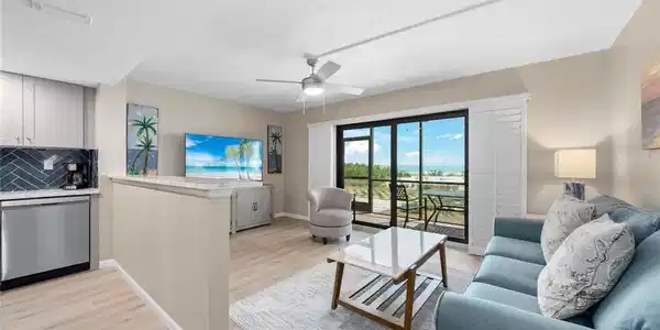 2230 Camino Del Mar DR