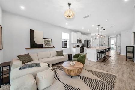 4552 Arboretum CIR