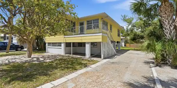 123 Andre Mar DR