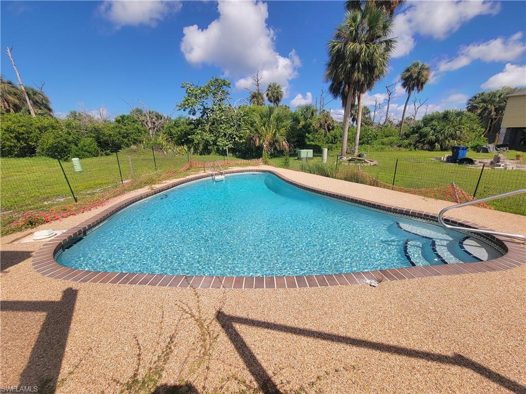 Image 3: View of outdoor pool