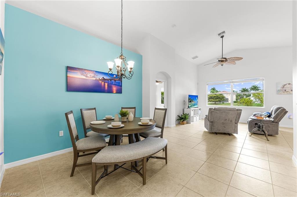 Image 4: FORMAL DINING