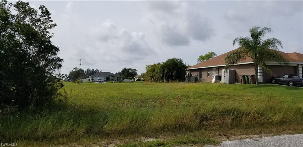 Image 2: View of yard