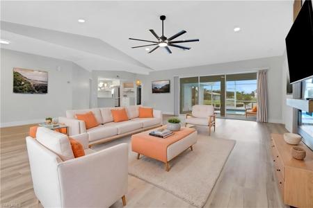 814 Victoria DR