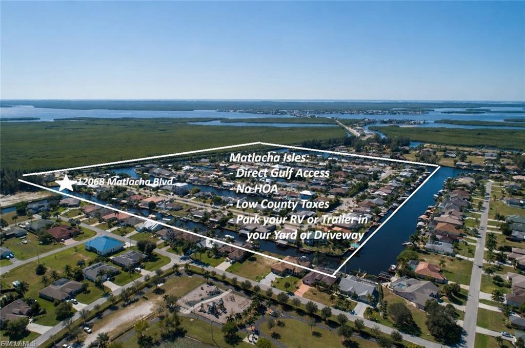 Image 2: One of the best boating locations in SwFL! No Bridges between you and the Gulf. Located at entrance of Matlacha community famous for trendy restaurants, entertainment, art, and tourist venues.