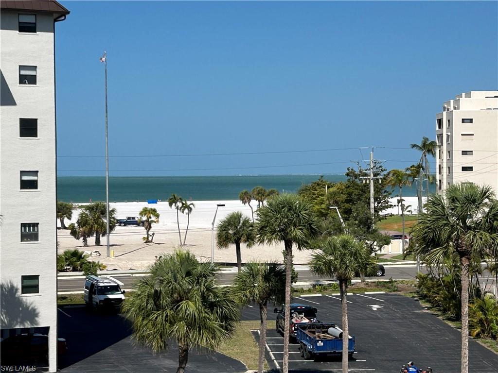 Image 4: View from the front walk-way to the unit.