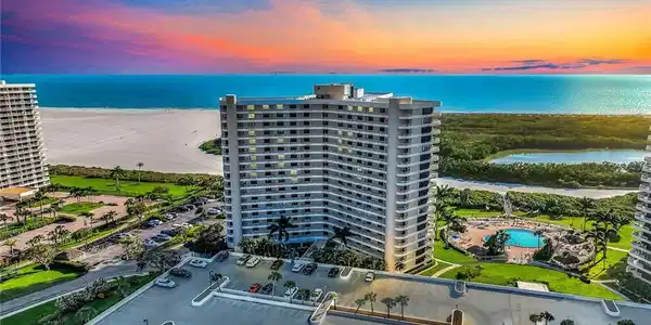 380 Seaview CT