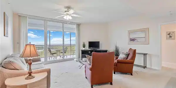 1001 Arbor Lake DR