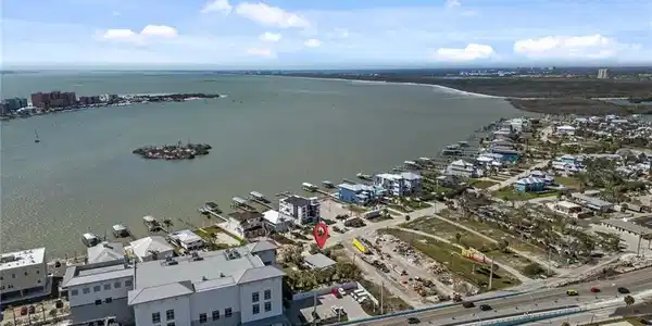 Image 3: Bird's eye view of a large body of water