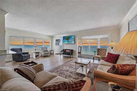 3443 Gulf Shore BLVD N