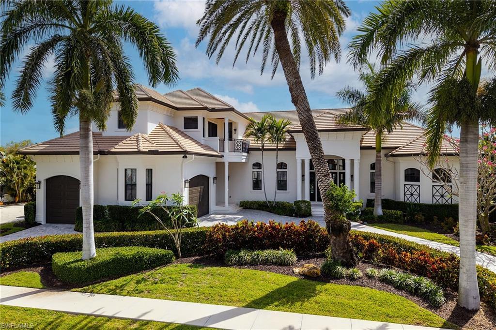 Image 1: Amazing estate home overlooking Roberts Bay