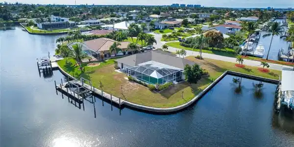 1066 Clarellen DR