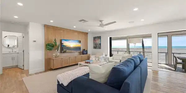 19 Beach Homes