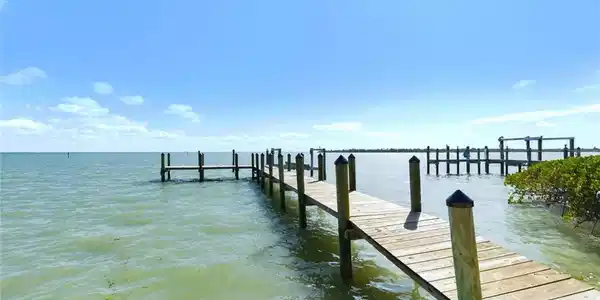 Image 2: Dock
