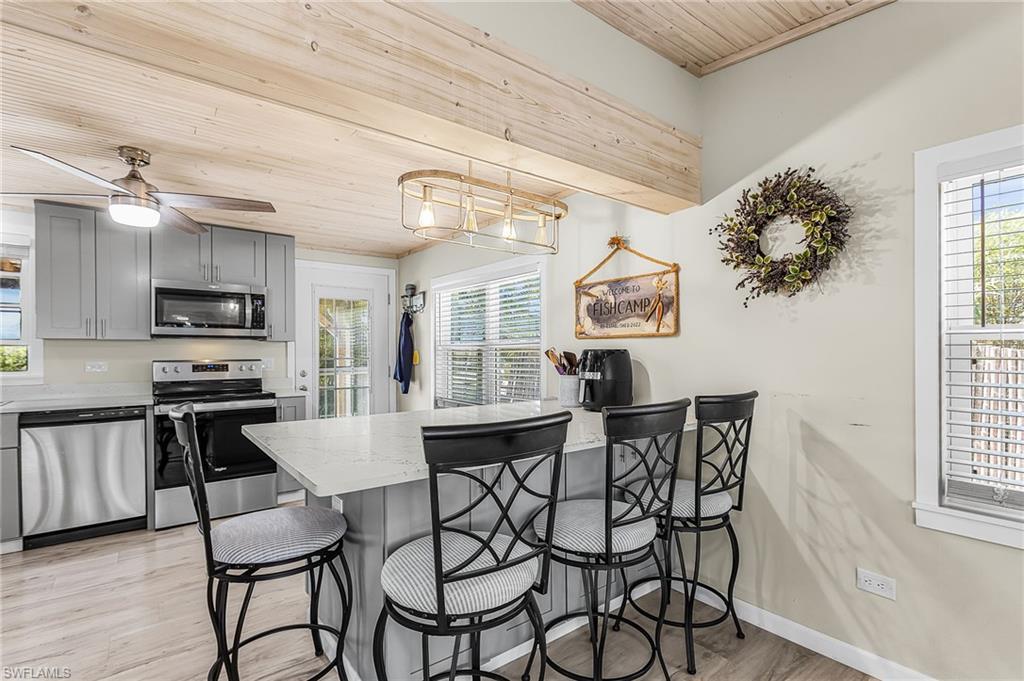 Image 4: & DINING
