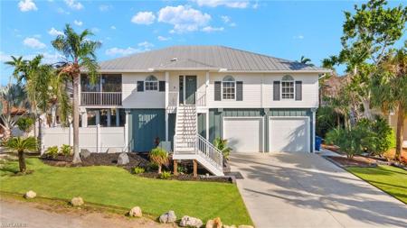 260 Curlew ST