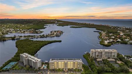 4895 Bonita Beach RD