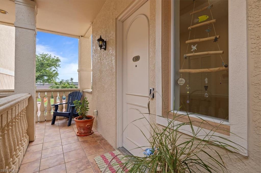 Image 4: View of balcony