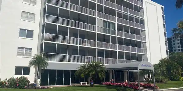 Image 2: View of apartment building / complex