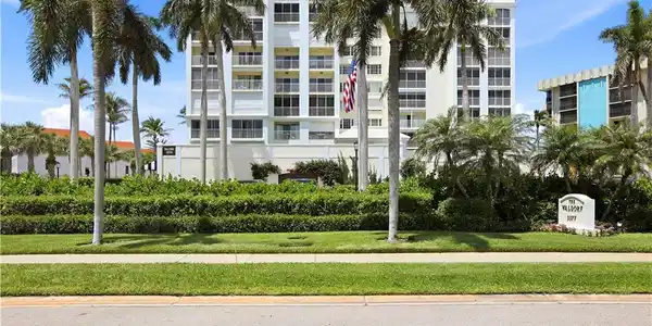 3377 Gulf Shore BLVD N