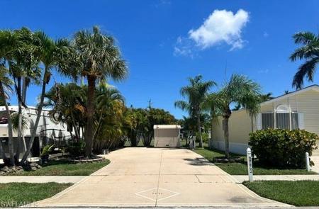 1675 Diamond Lake CIR