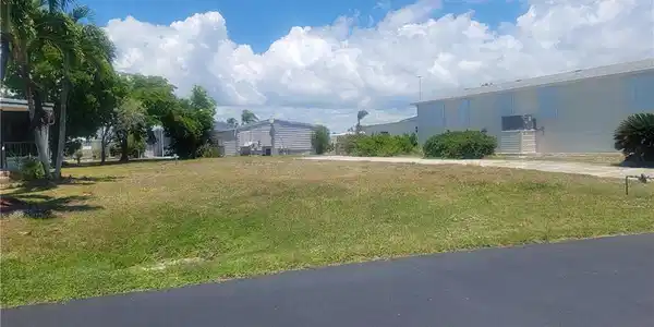 4700 Fiji LN
