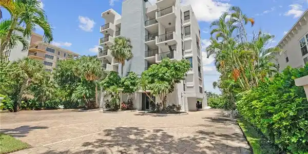 10562 Gulf Shore DR