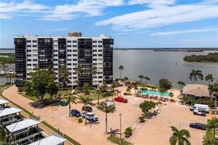 4265 Bay Beach LN