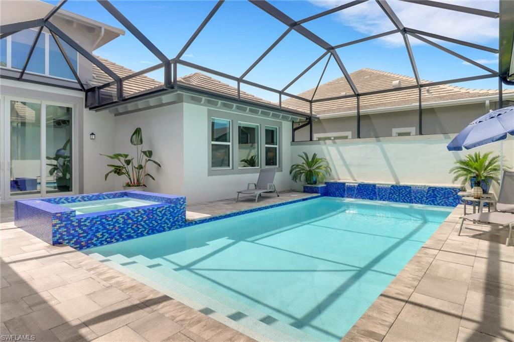 Image 4: Private pool and spa