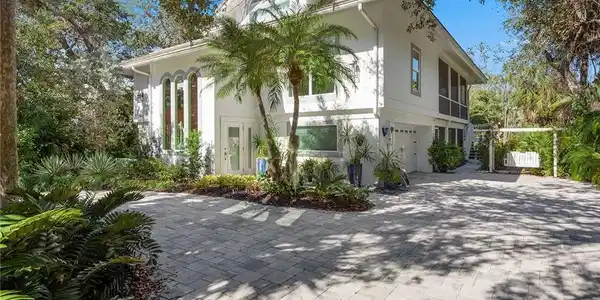 360 Gumbo Limbo LN