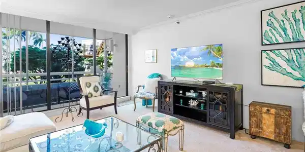 3100 Gulf Shore BLVD N