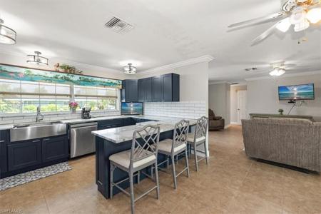 1720 Club House RD W