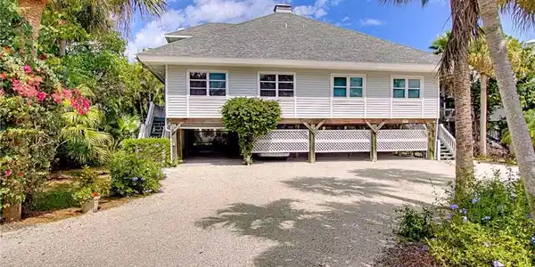 2134 Egret CIR