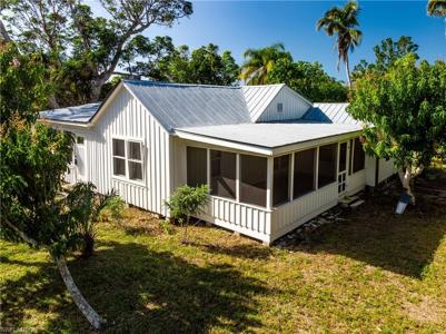 13611 Robert RD