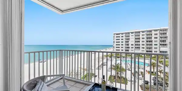 3443 Gulf Shore BLVD N