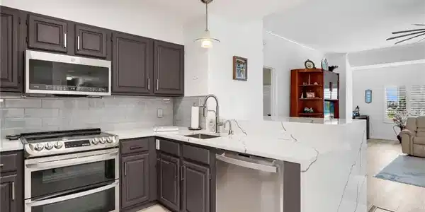 Image 3: Kitchen