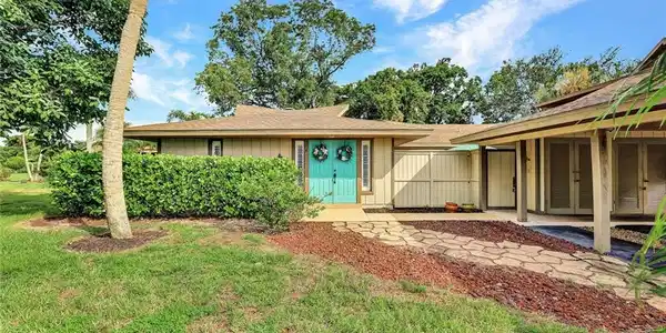 4280 Island CIR