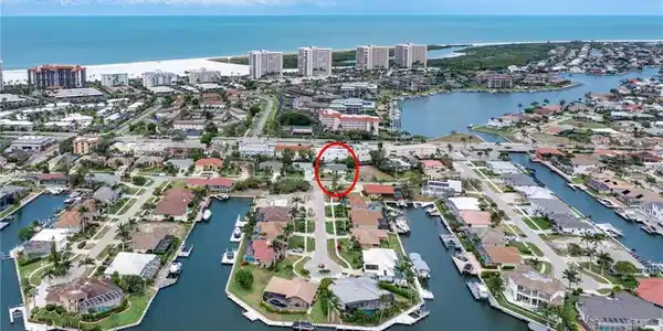 288 Castaways ST