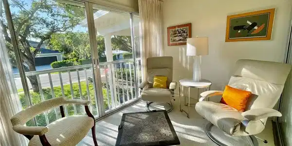 1900 Alamanda DR